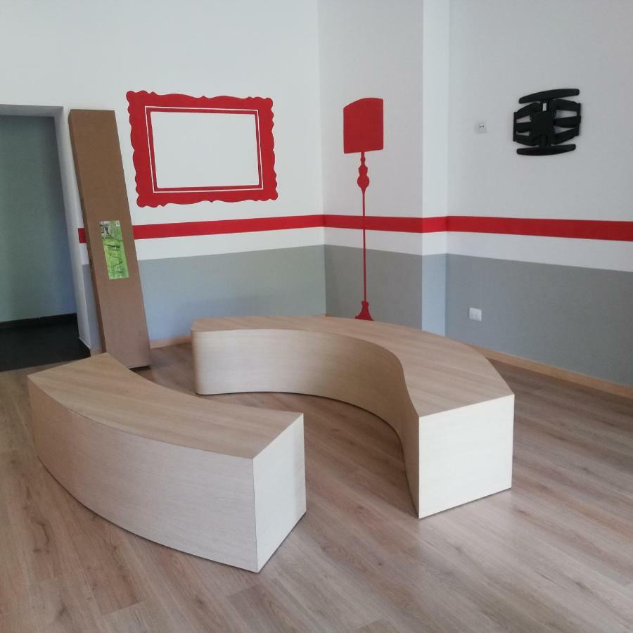 Happy Hostel For Young Полиняно а Маре Екстериор снимка